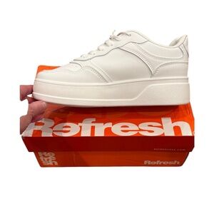 Refresh Classic White Sneakers